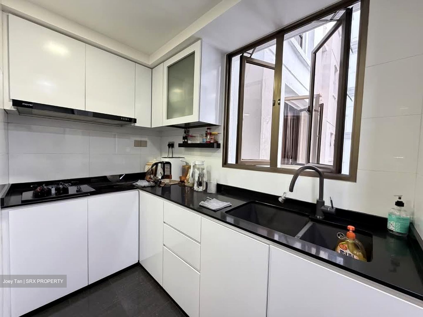 Parkview Apartments (D23), Apartment #561506031